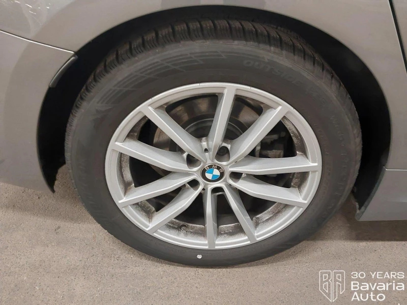BMW 320 i M Sport Paket Sportautomatic, снимка 11 - Автомобили и джипове - 52726791