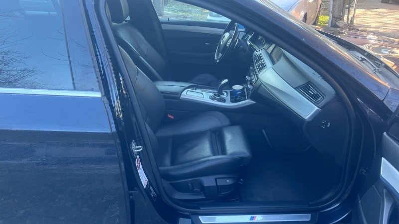 BMW 530 d xDrive M Paket Sport Auto Keyless Camera HeadUp, снимка 12 - Автомобили и джипове - 53171073