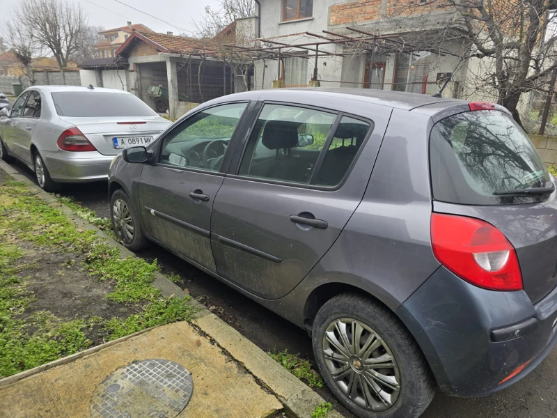 Renault Clio, снимка 5 - Автомобили и джипове - 53235318