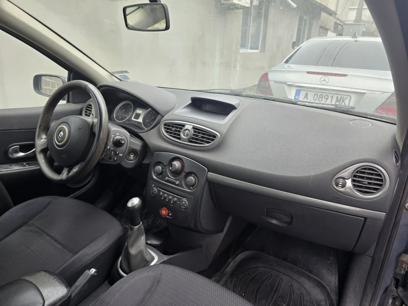 Renault Clio, снимка 6 - Автомобили и джипове - 53235318