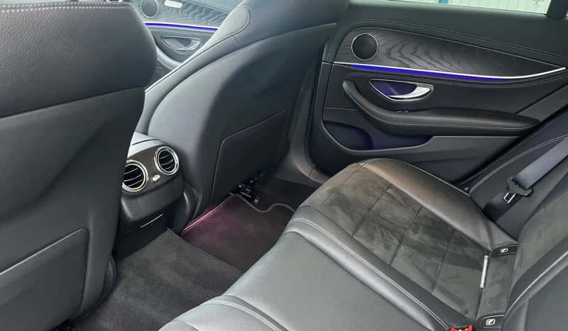 Mercedes-Benz E 220 d 4Matic AMG Line, снимка 8 - Автомобили и джипове - 53356121