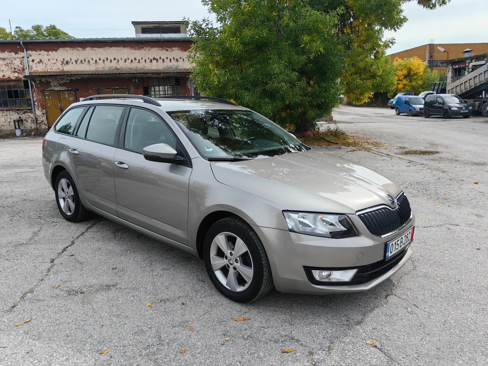 Skoda Octavia 1.6tdi 105ps, Elegance, Евро 5, Отлична  - изображение 2