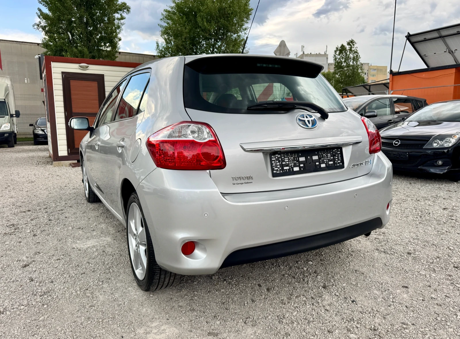 Toyota Auris 1.8 Hybrid             -ТОП СЪСТОЯНИЕ - - изображение 3