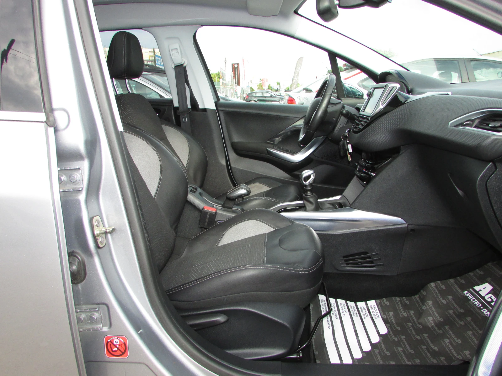Peugeot 2008 1.6 e-HDI EURO5B Allure - изображение 10