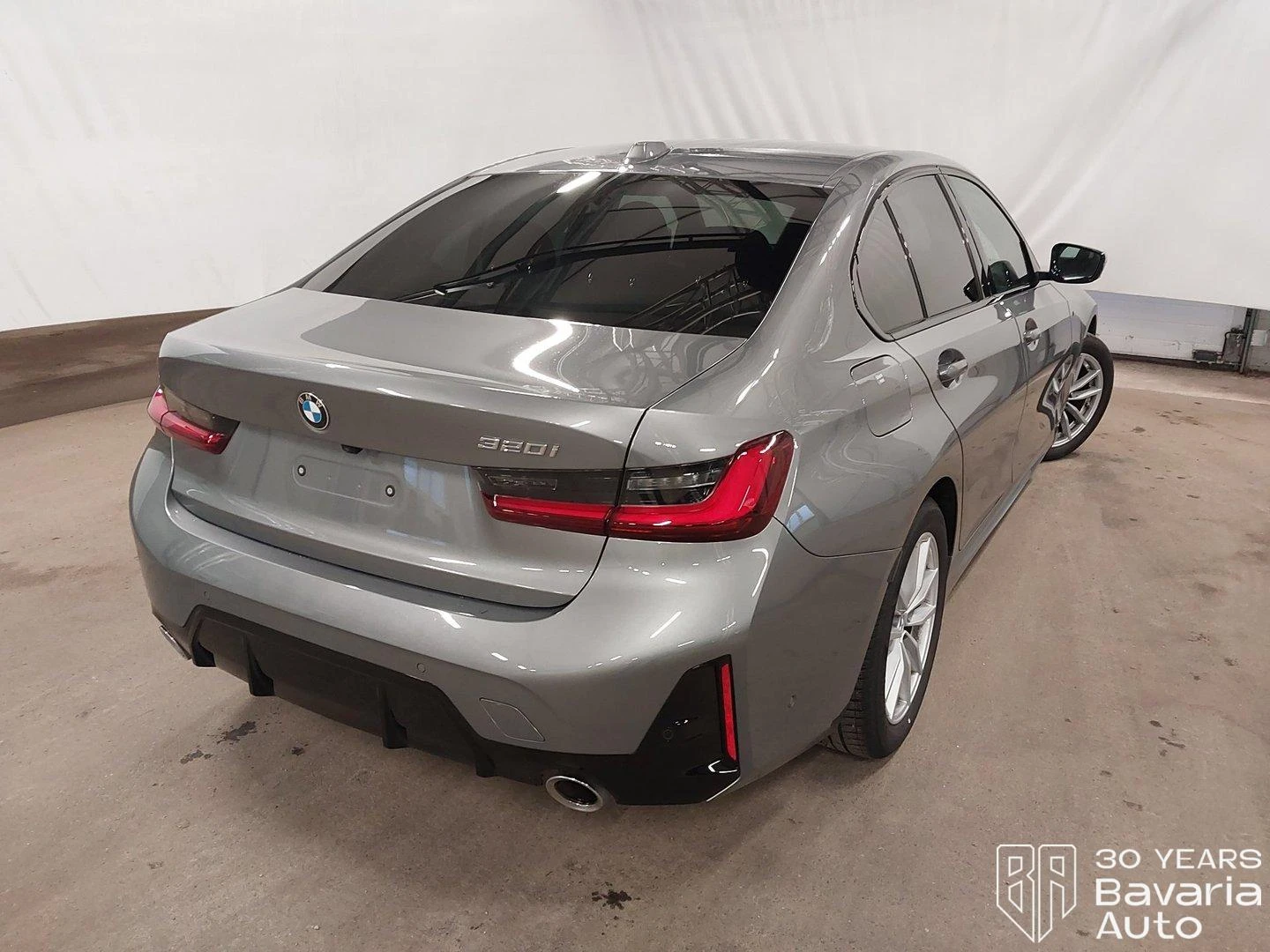 BMW 320 i M Sport Paket Sportautomatic - изображение 3