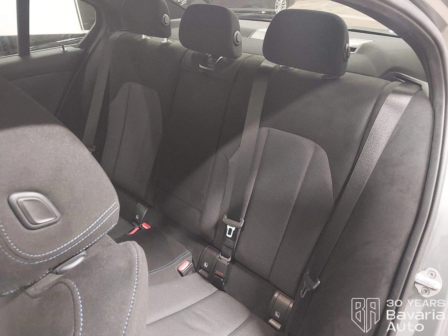 BMW 320 i M Sport Paket Sportautomatic - изображение 8