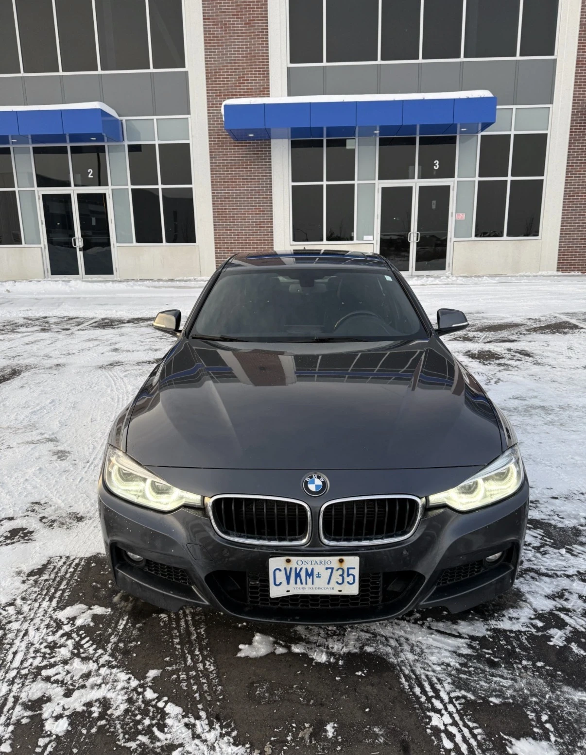 BMW 330 М ПАКЕТ * * CARFAX * * АВТО КРЕДИТ * *  - изображение 3