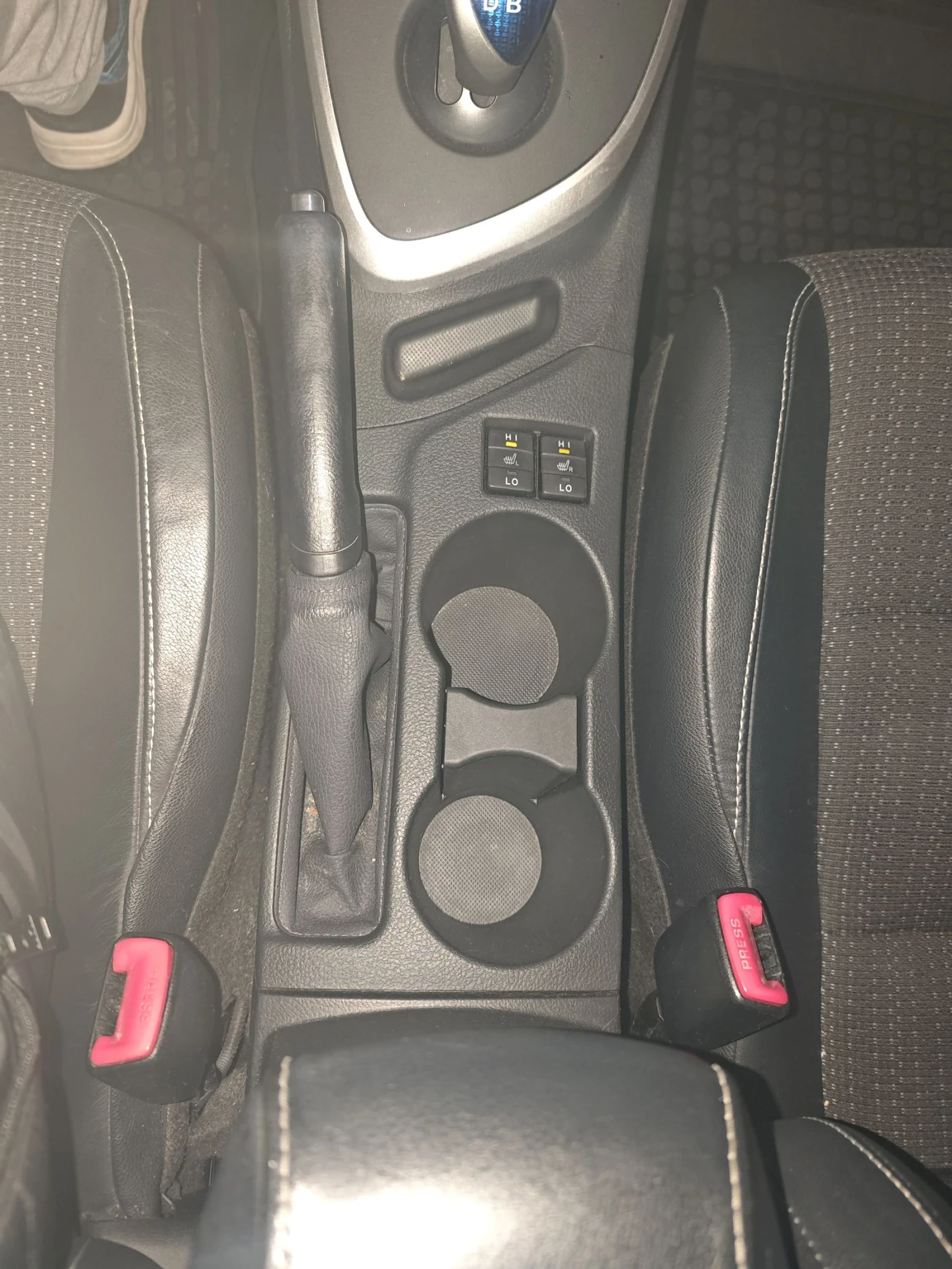 Toyota Auris, снимка 12 - Автомобили и джипове - 53952888