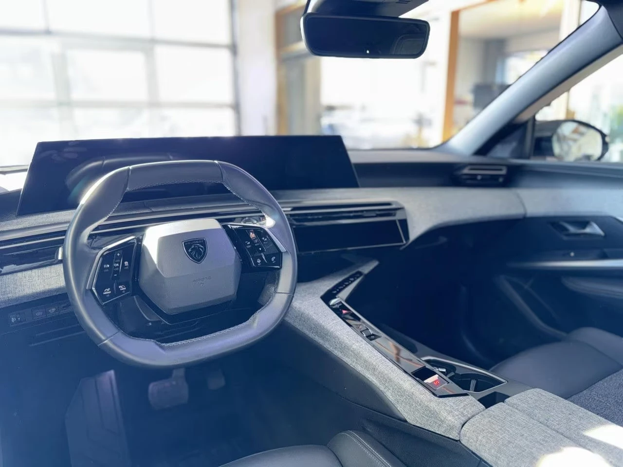 Peugeot 5008 HEV/ALLURE/145HP/PANO/360/ACC/FACELIFT/7SEATS/117v, снимка 10 - Автомобили и джипове - 53736848