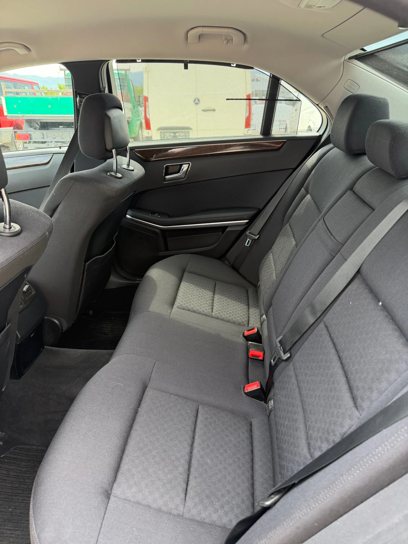 Mercedes-Benz E 350 ЛИЗИНГ!, снимка 12 - Автомобили и джипове - 53917477