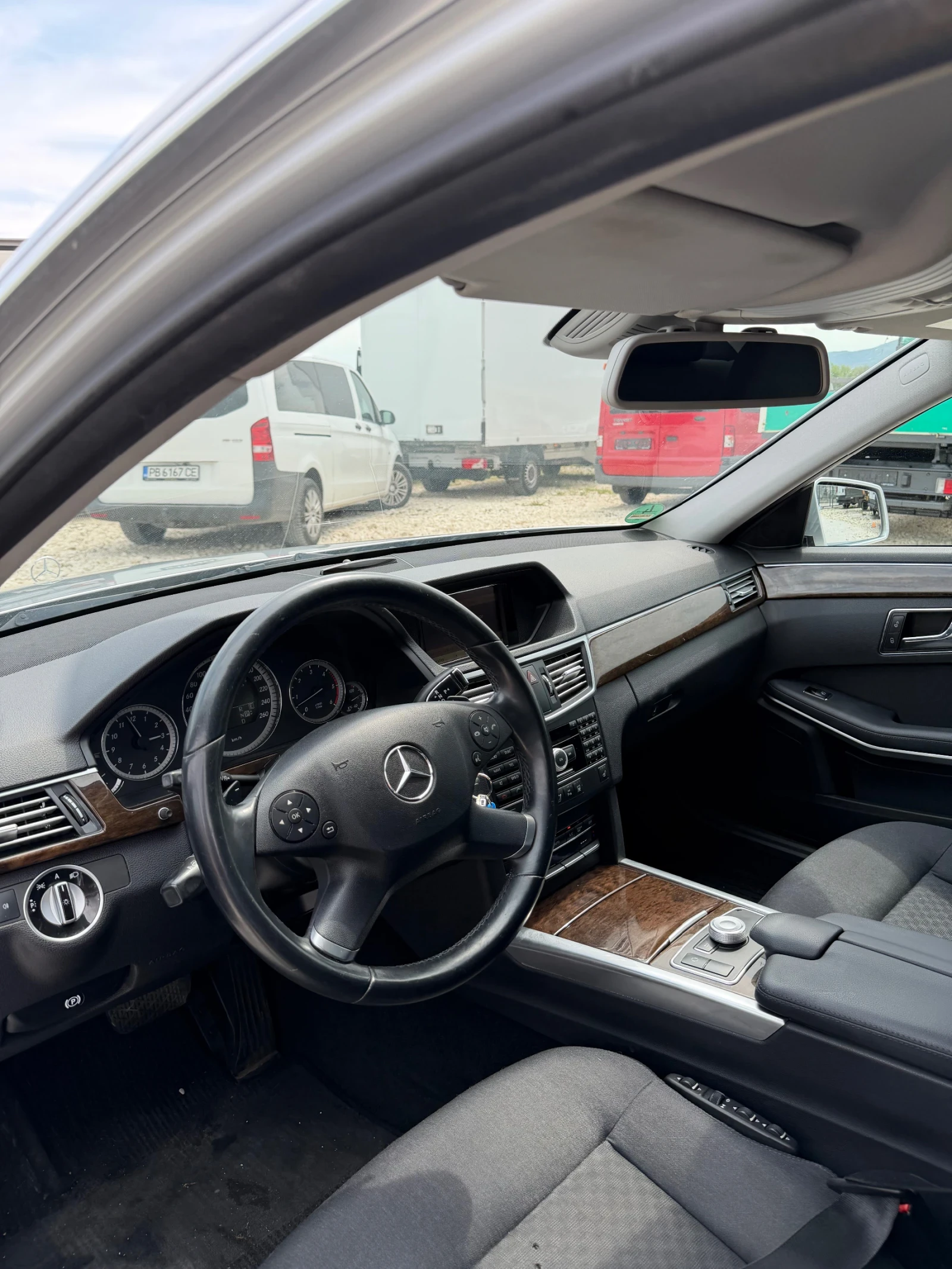 Mercedes-Benz E 350 ЛИЗИНГ!, снимка 8 - Автомобили и джипове - 53917477