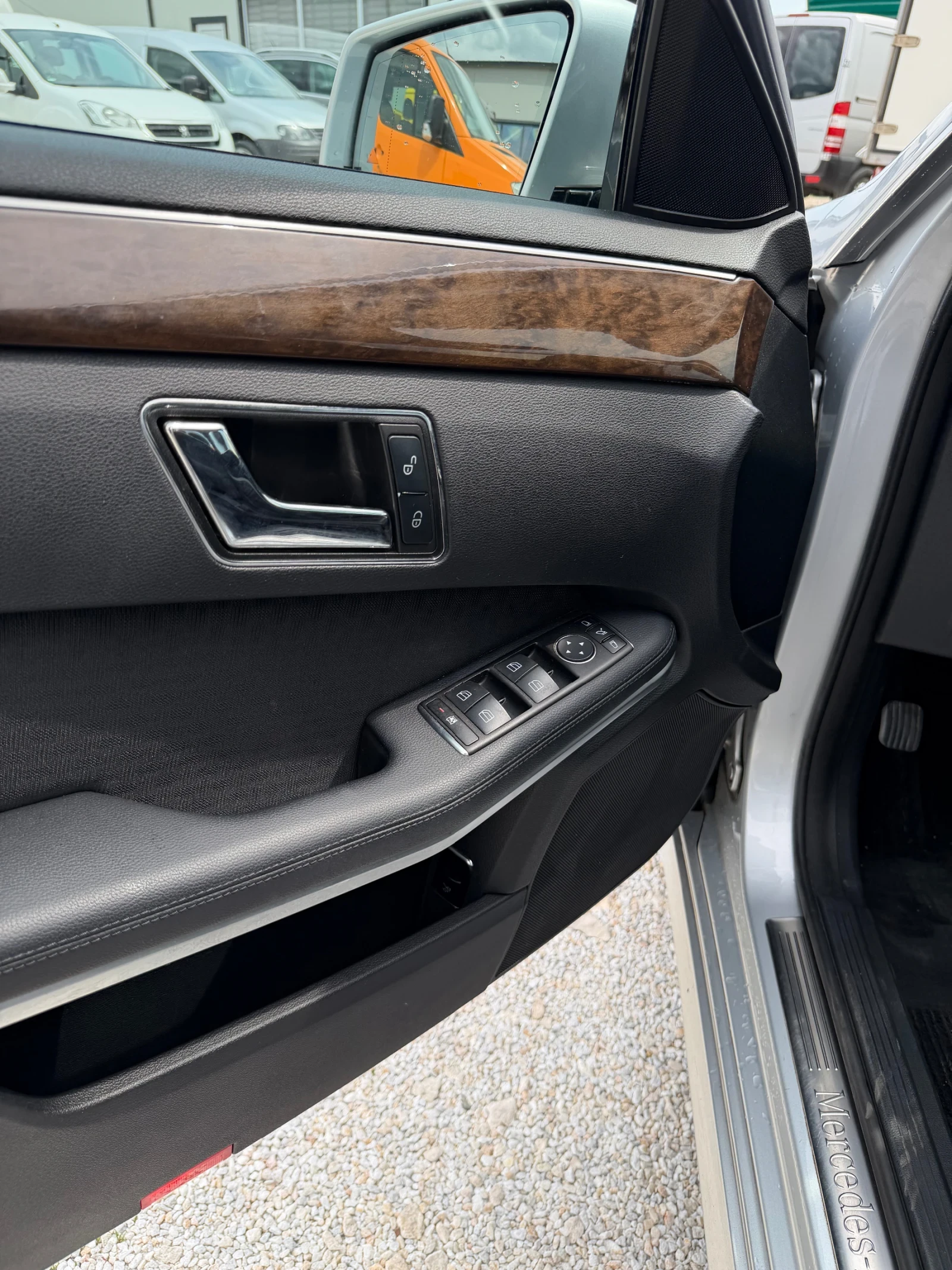 Mercedes-Benz E 350 ЛИЗИНГ!, снимка 7 - Автомобили и джипове - 53917477