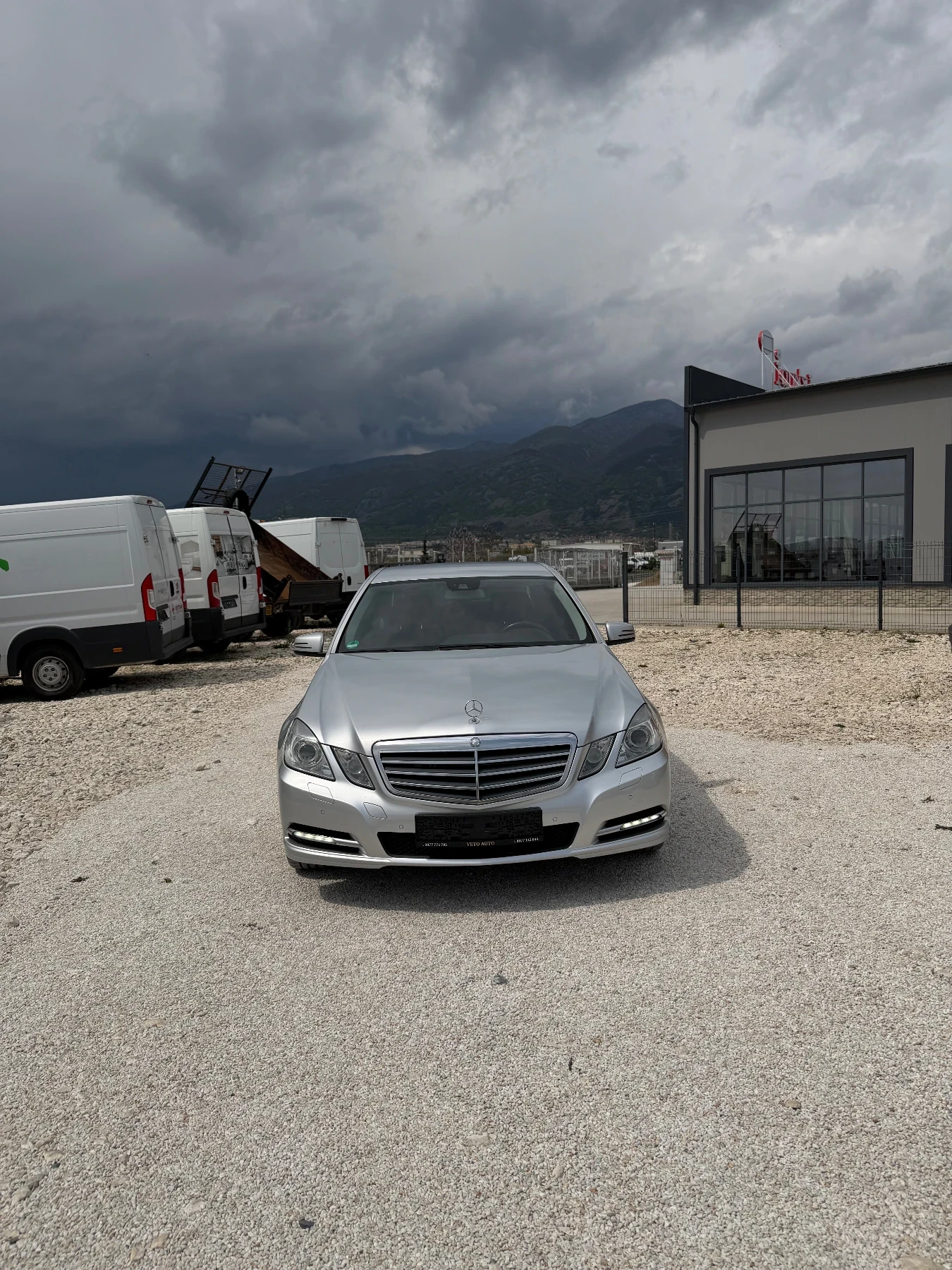 Mercedes-Benz E 350 ЛИЗИНГ!, снимка 2 - Автомобили и джипове - 53917477