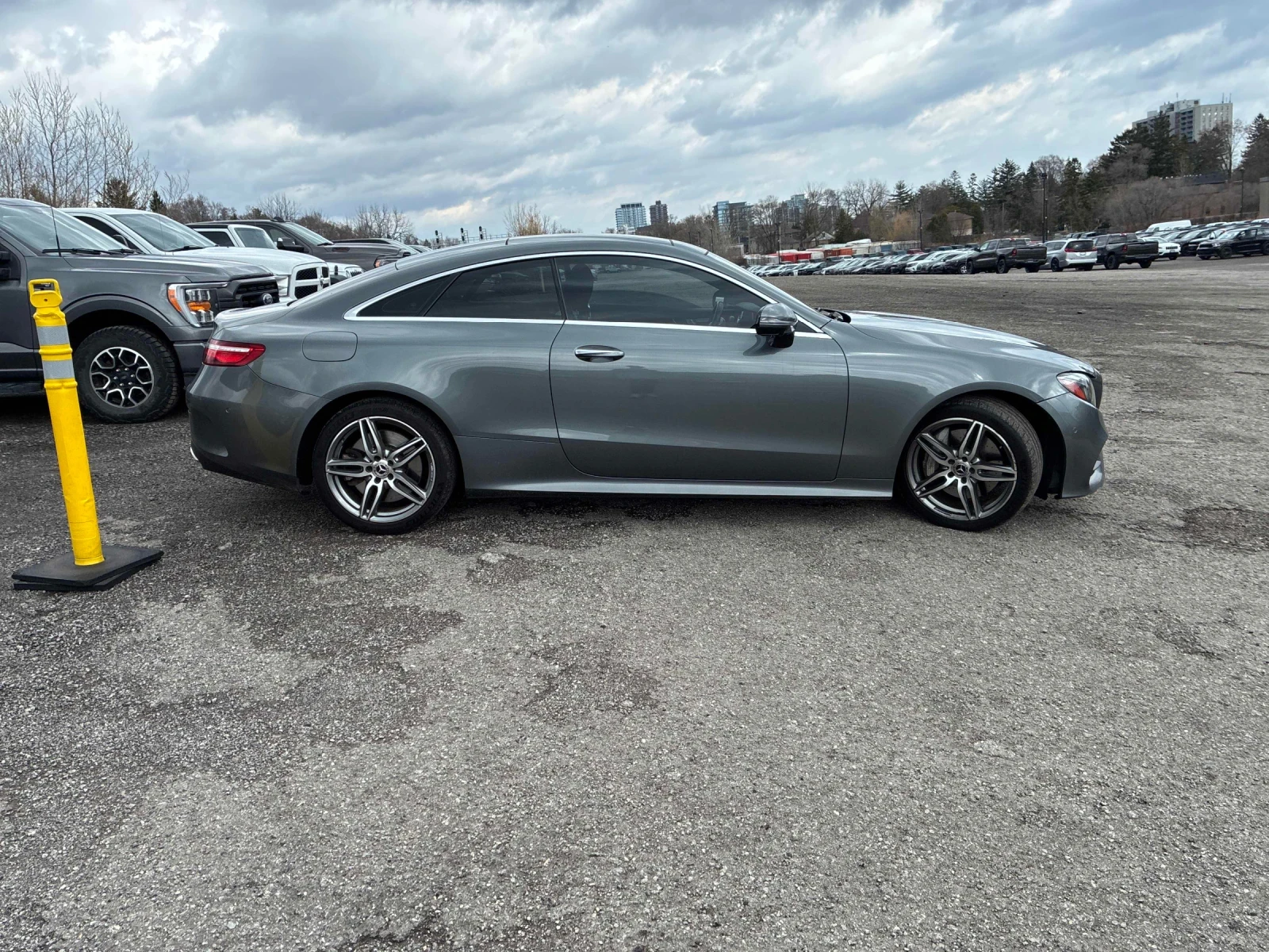 Mercedes-Benz E 400 BURMESTER * CAR FAX * АВТО КРЕДИТ * , снимка 2 - Автомобили и джипове - 54198304