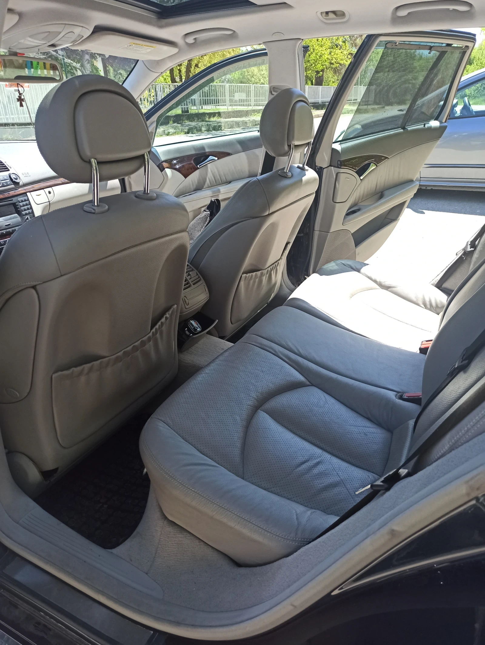 Mercedes-Benz E 320, снимка 12 - Автомобили и джипове - 54319125