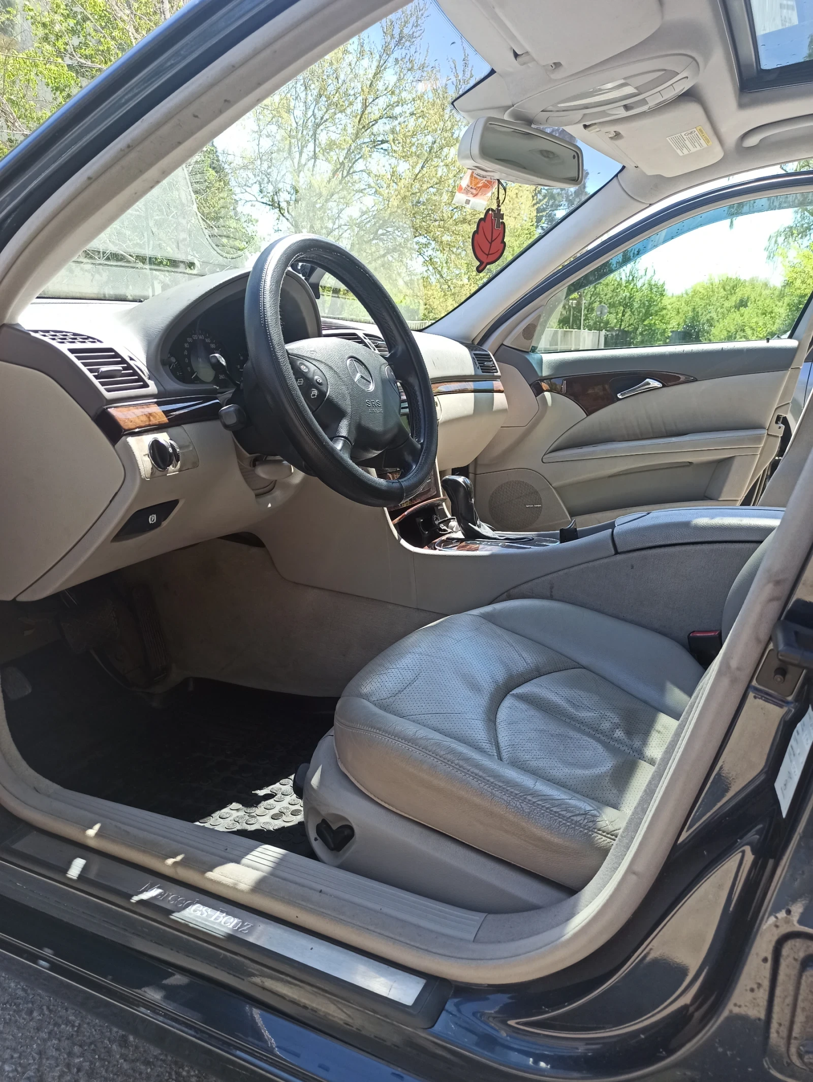 Mercedes-Benz E 320, снимка 9 - Автомобили и джипове - 54319125