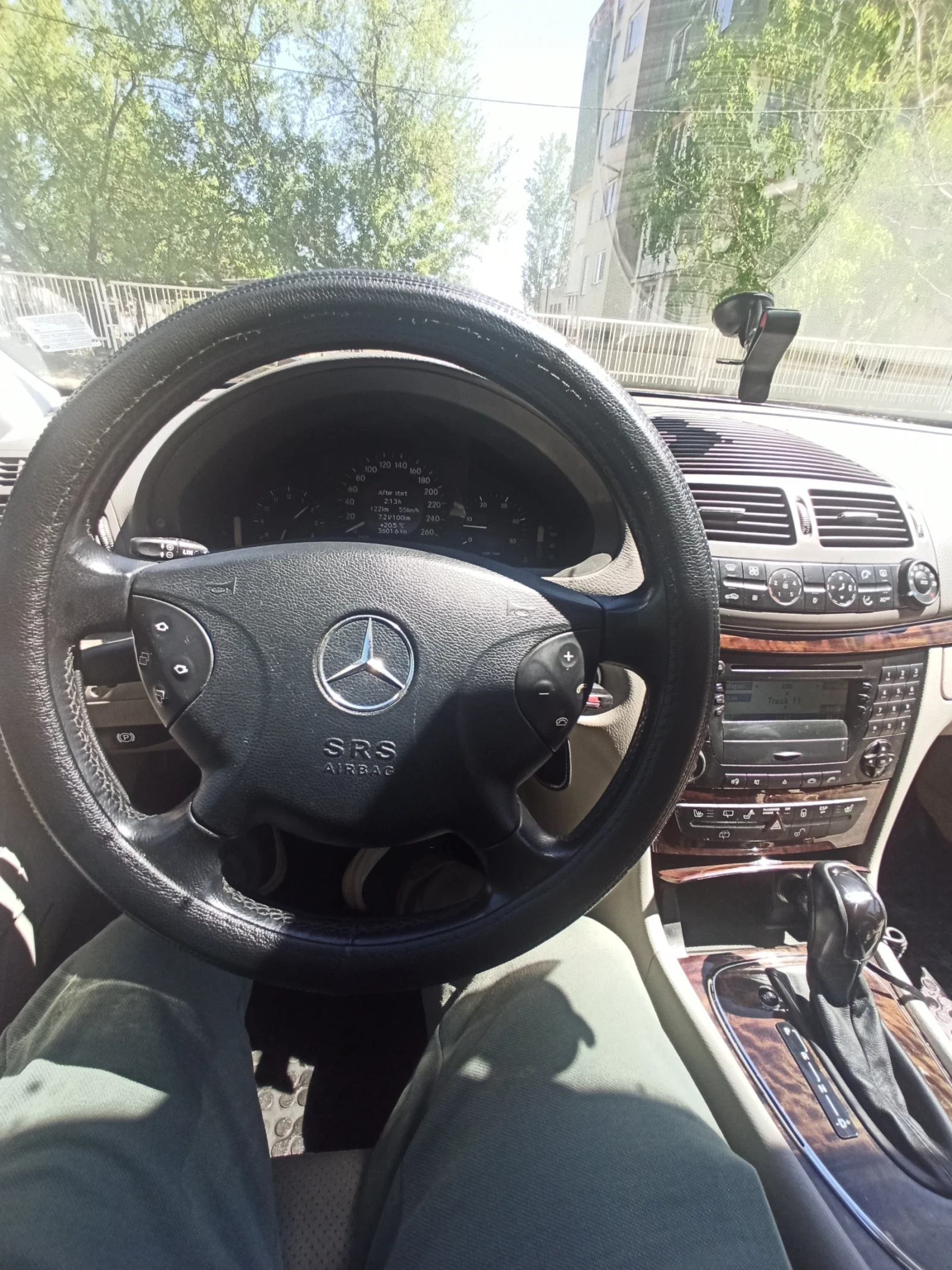 Mercedes-Benz E 320, снимка 6 - Автомобили и джипове - 54319125