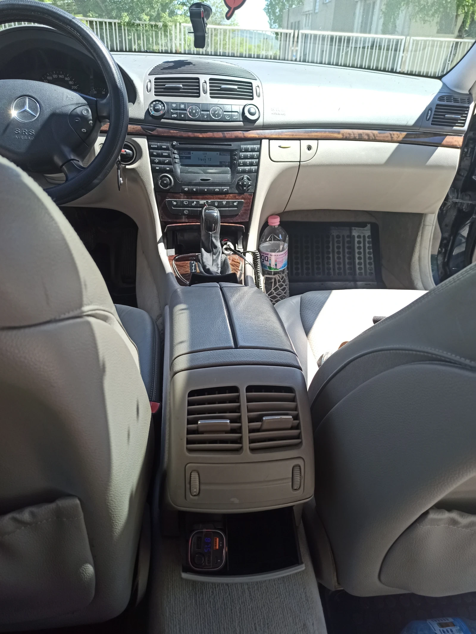 Mercedes-Benz E 320, снимка 13 - Автомобили и джипове - 54319125