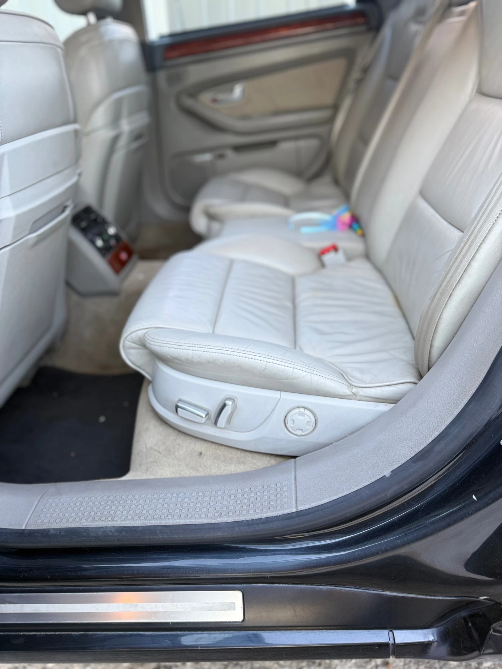 Audi A8 4.0TDİ /V8 Quattro, снимка 8 - Автомобили и джипове - 54335317