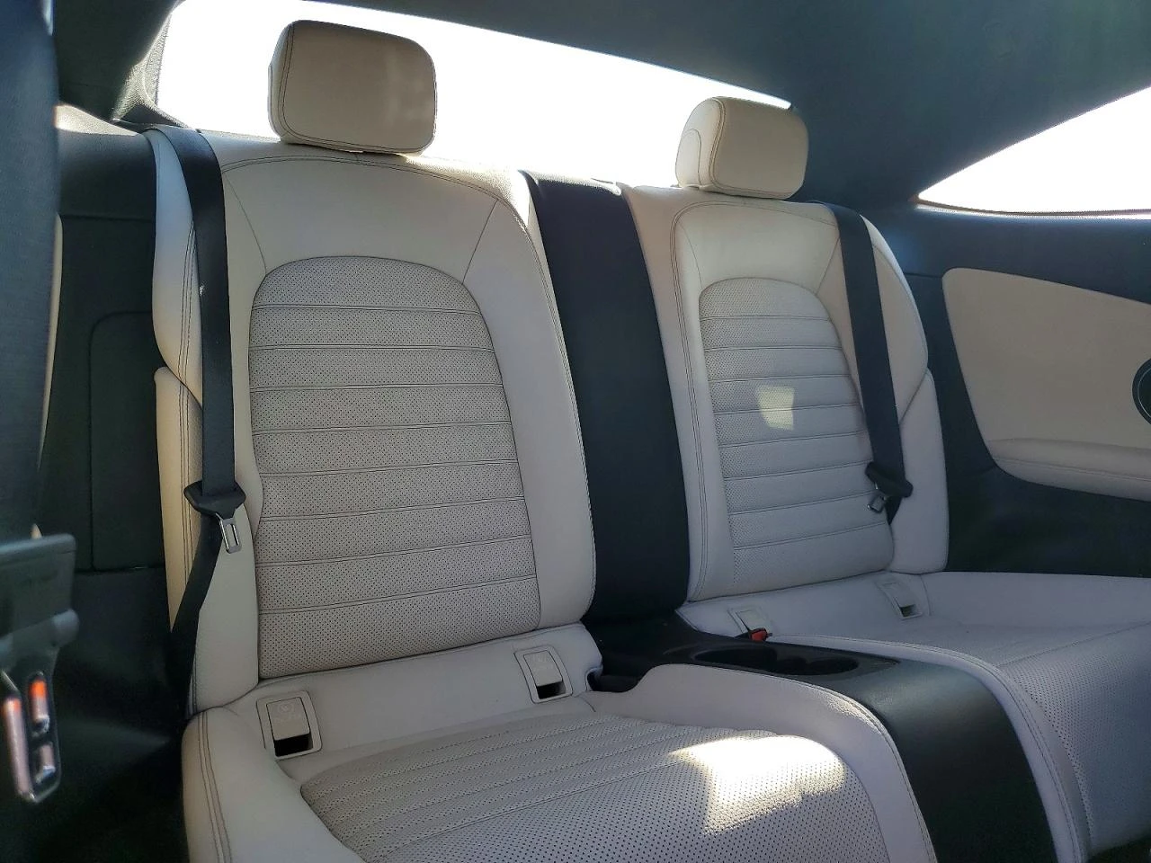 Mercedes-Benz C 300 ДИГИТАЛНО ТАБЛО* 4MATIC* ПОДГРЕВ, снимка 10 - Автомобили и джипове - 54739066