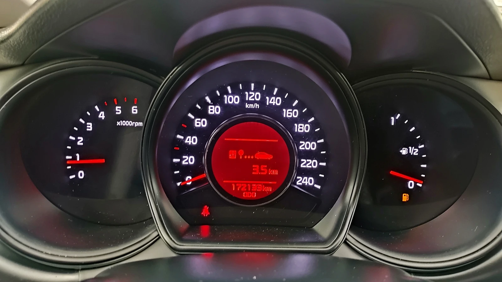 Kia Ceed 1.4CRDi 90k.c, снимка 12 - Автомобили и джипове - 54883384