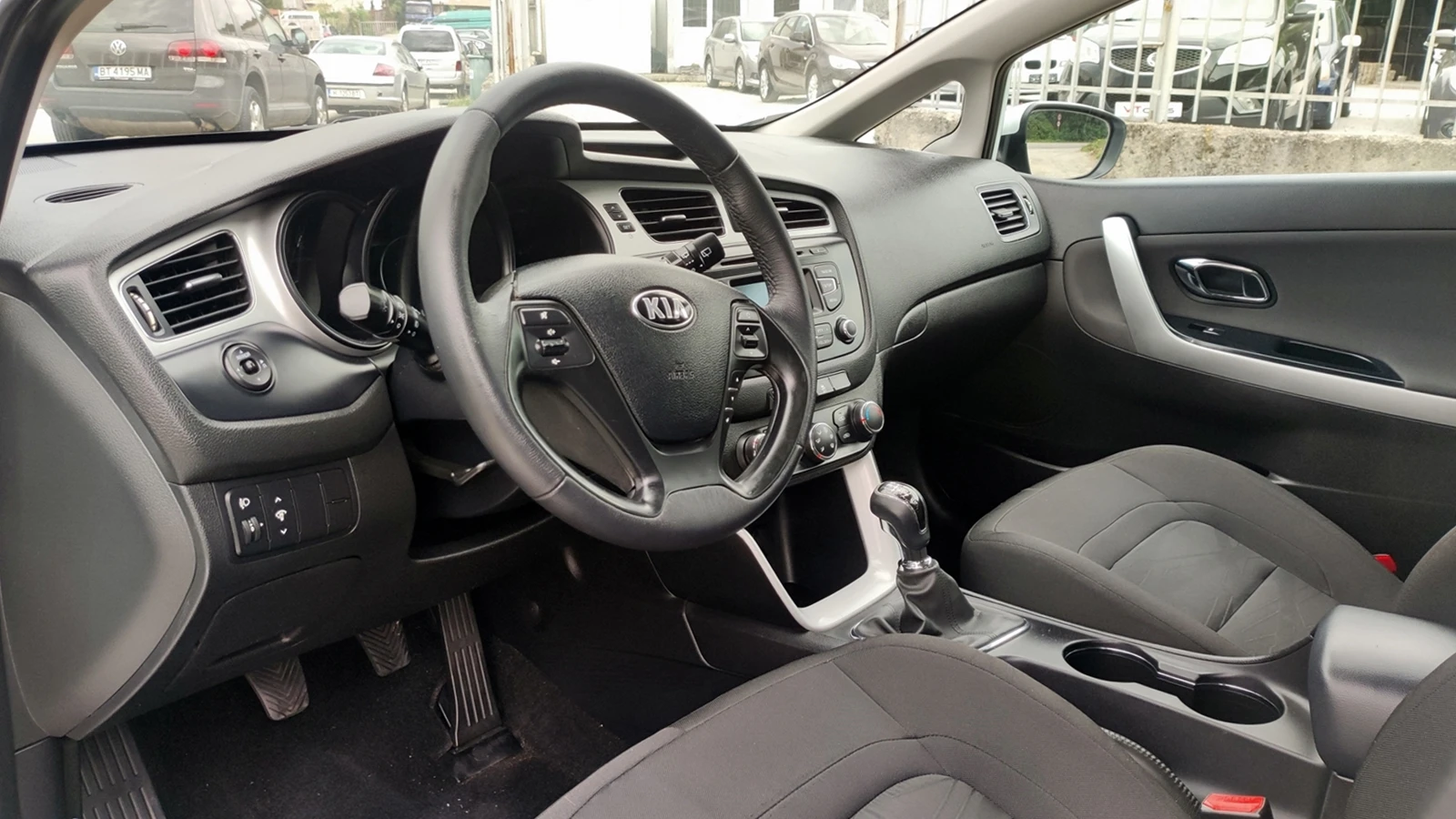 Kia Ceed 1.4CRDi 90k.c, снимка 9 - Автомобили и джипове - 54883384