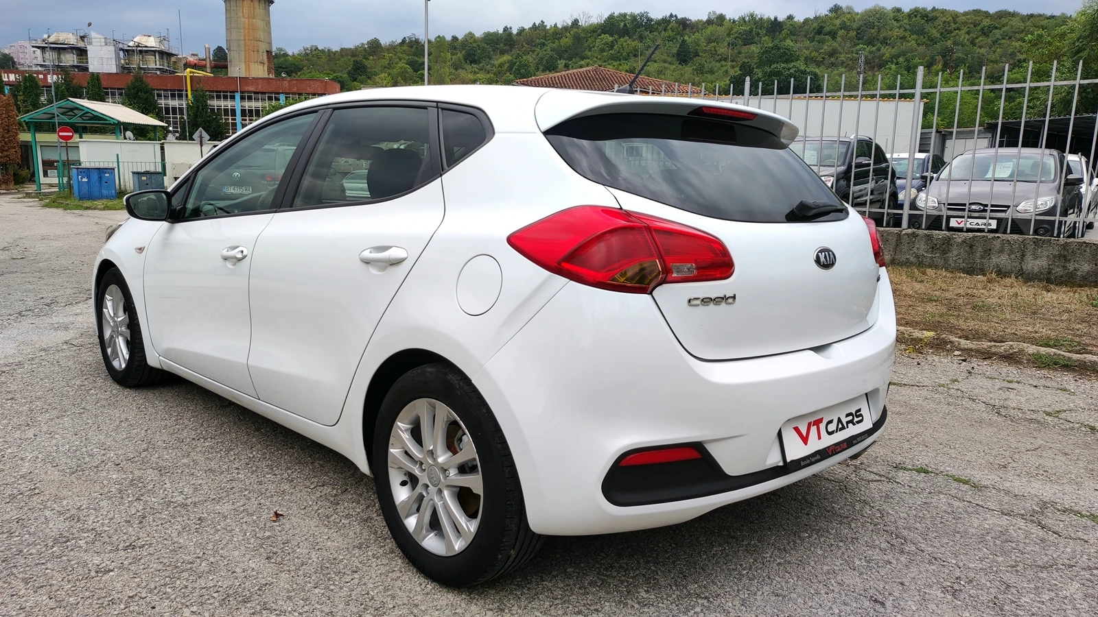 Kia Ceed 1.4CRDi 90k.c, снимка 3 - Автомобили и джипове - 54883384