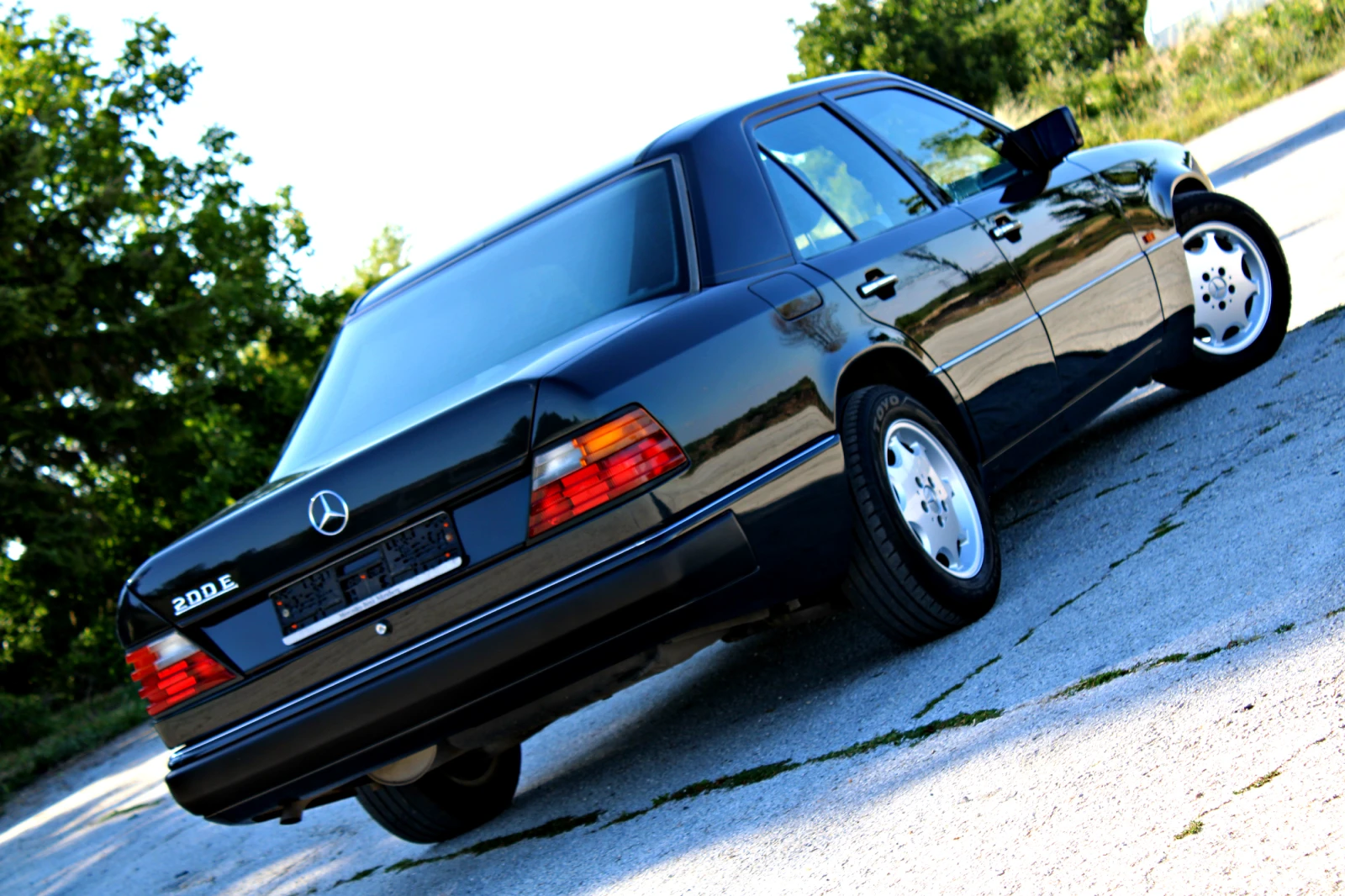 Mercedes-Benz 124 КЛИАТРОНИК , снимка 2 - Автомобили и джипове - 54971746