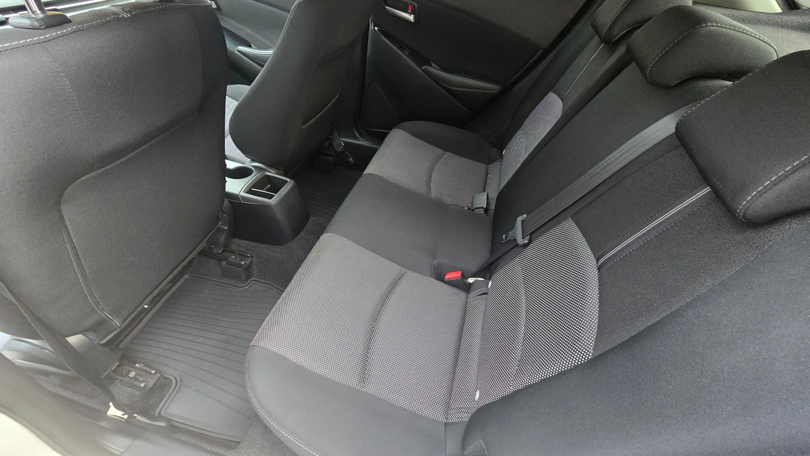 Mazda 2 SKYACTIV HEAD UP 1.5 90 к.с., снимка 7 - Автомобили и джипове - 55326118