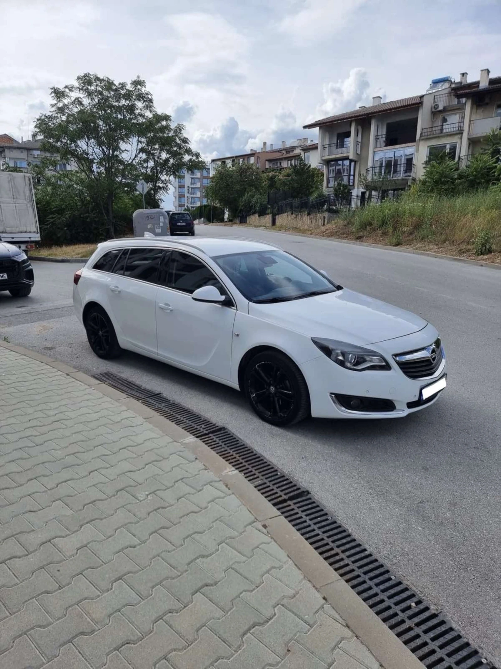 Opel Insignia 1.6 CDTI , снимка 6 - Автомобили и джипове - 55335735