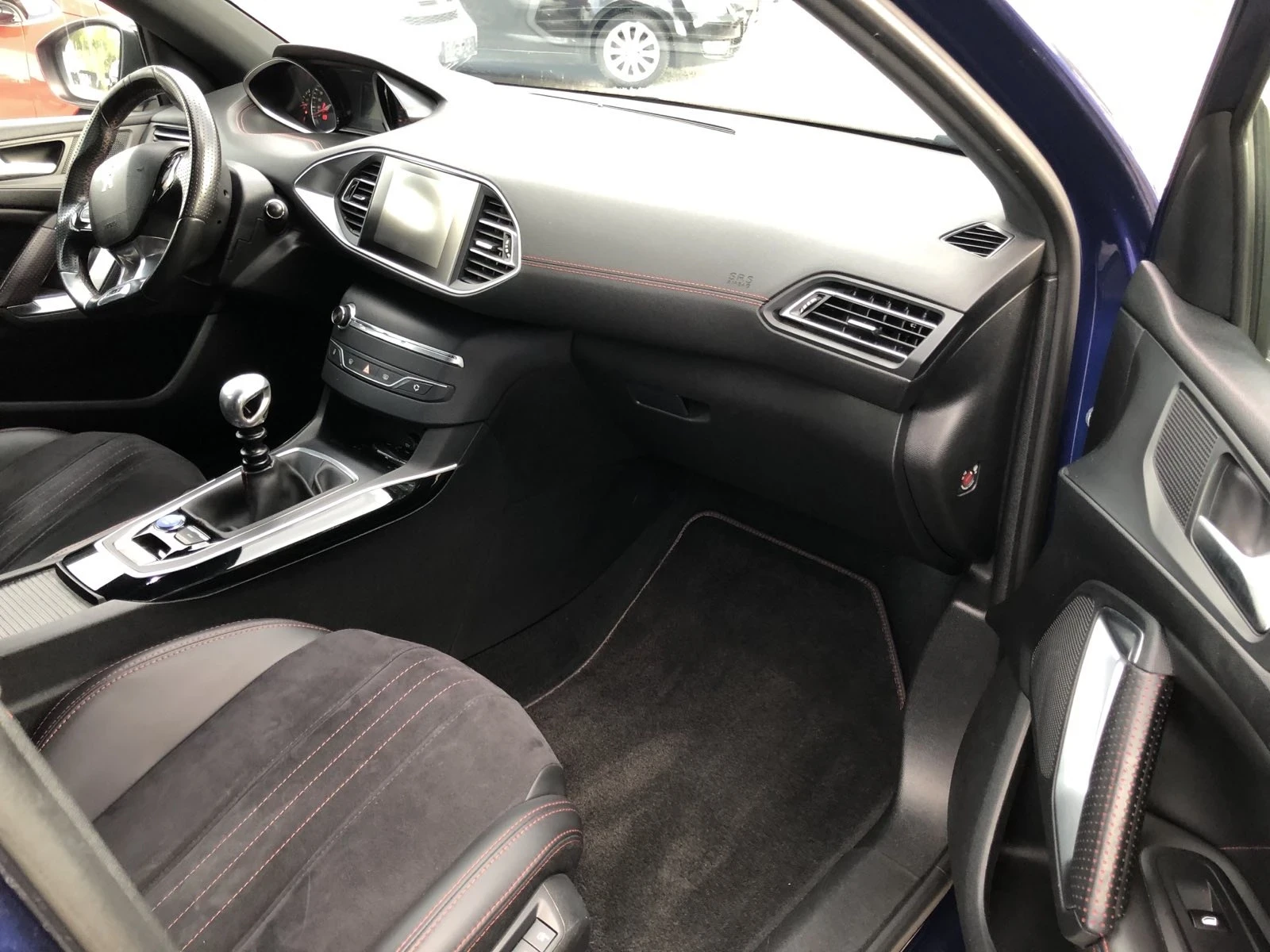 Peugeot 308 GT FULL LED, снимка 11 - Автомобили и джипове - 55564772