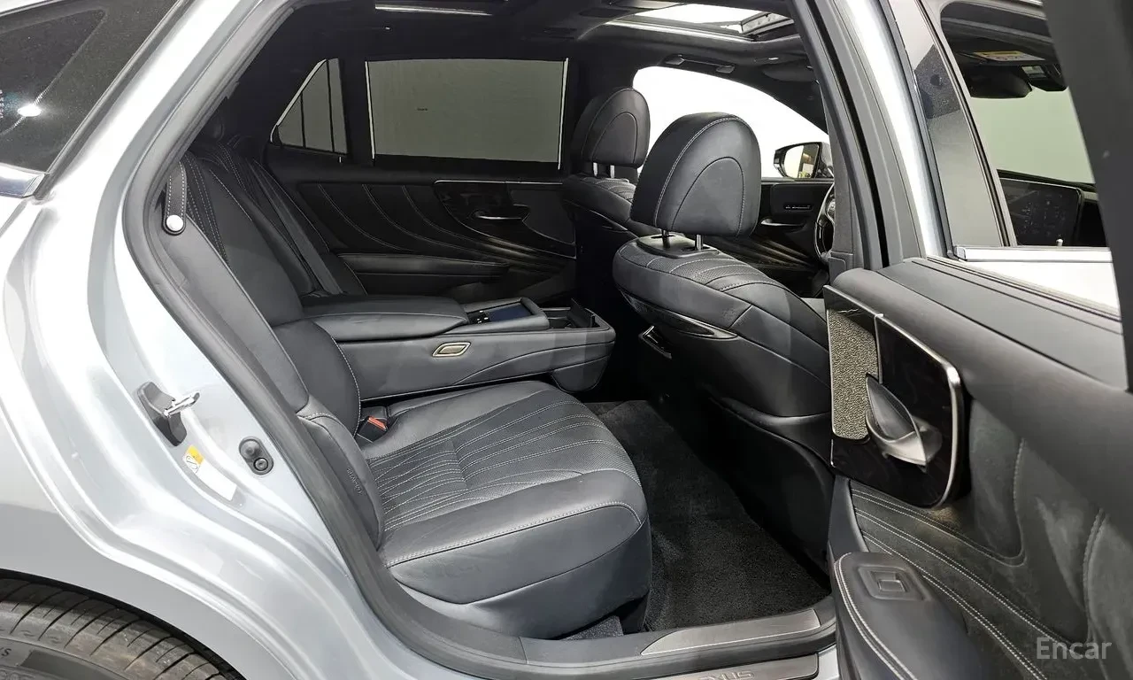 Lexus LS 500 LUXURY* AWD* ПОДГРЕВ* ОБДУХВАНЕ* МАСАЖ* 360КАМЕРА*, снимка 15 - Автомобили и джипове - 55818451