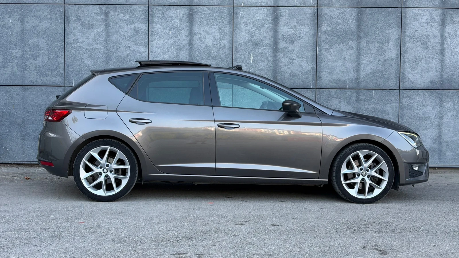 Seat Leon, снимка 4 - Автомобили и джипове - 55985191