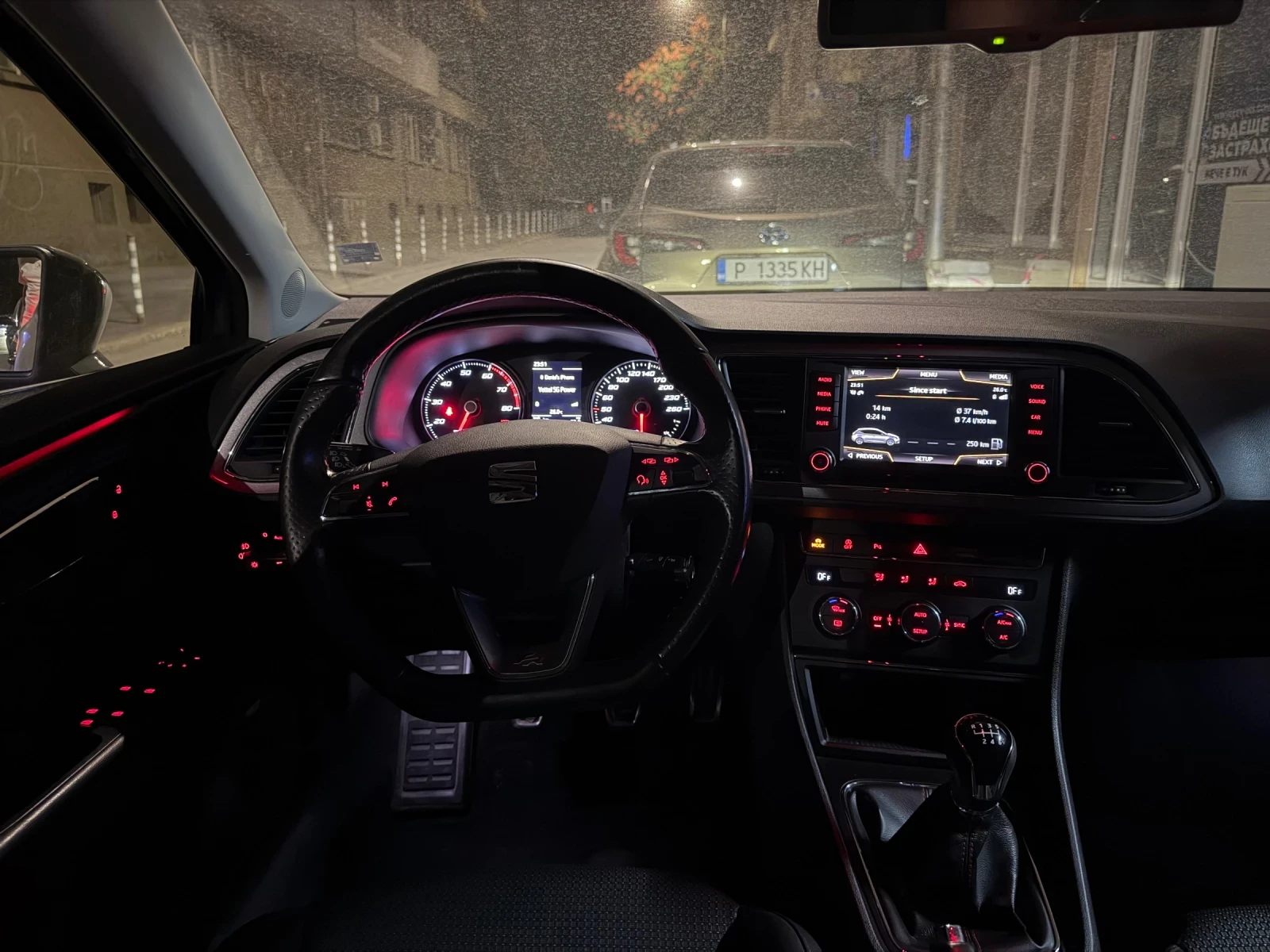 Seat Leon, снимка 12 - Автомобили и джипове - 55985191