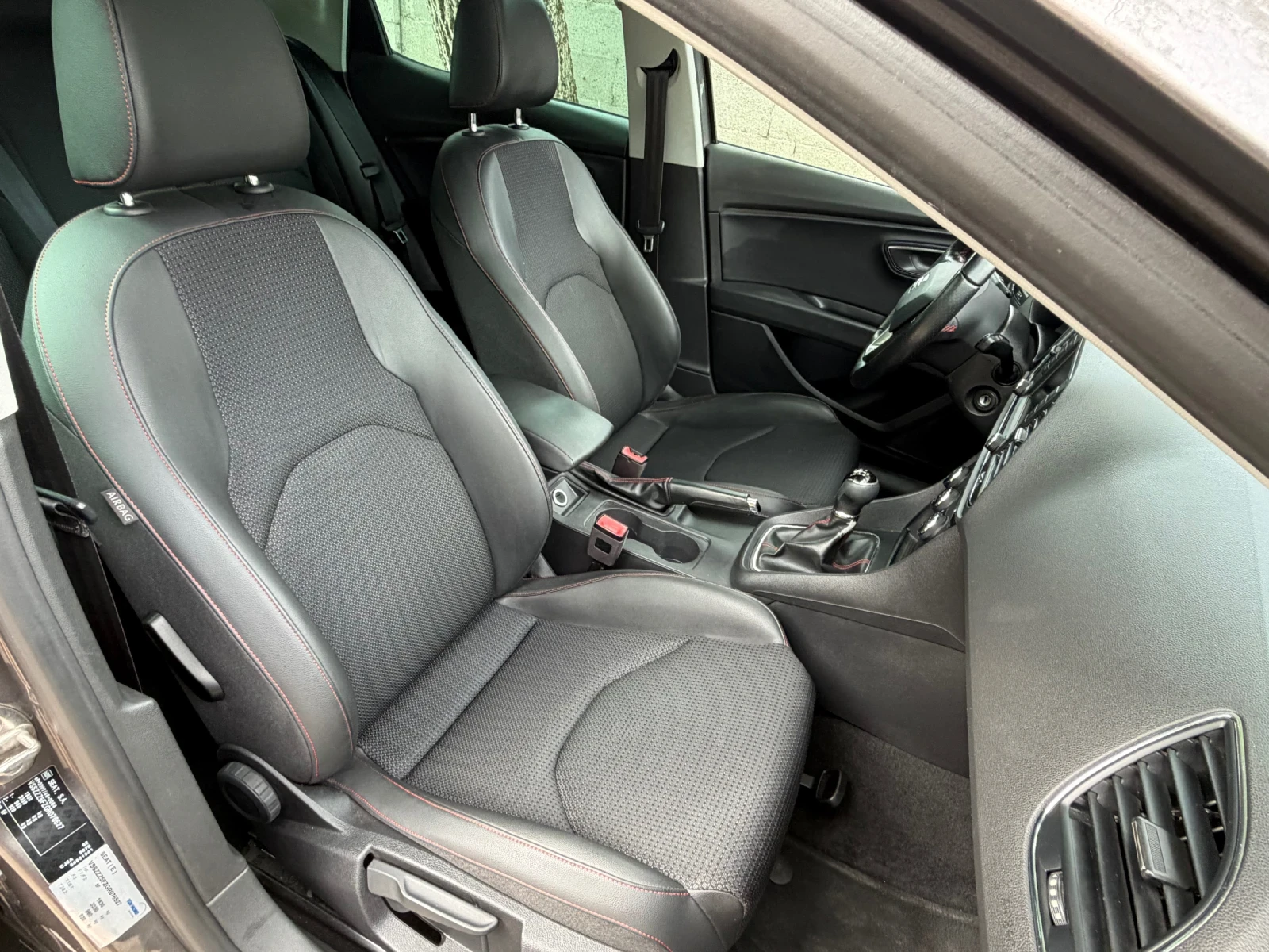Seat Leon, снимка 9 - Автомобили и джипове - 55985191