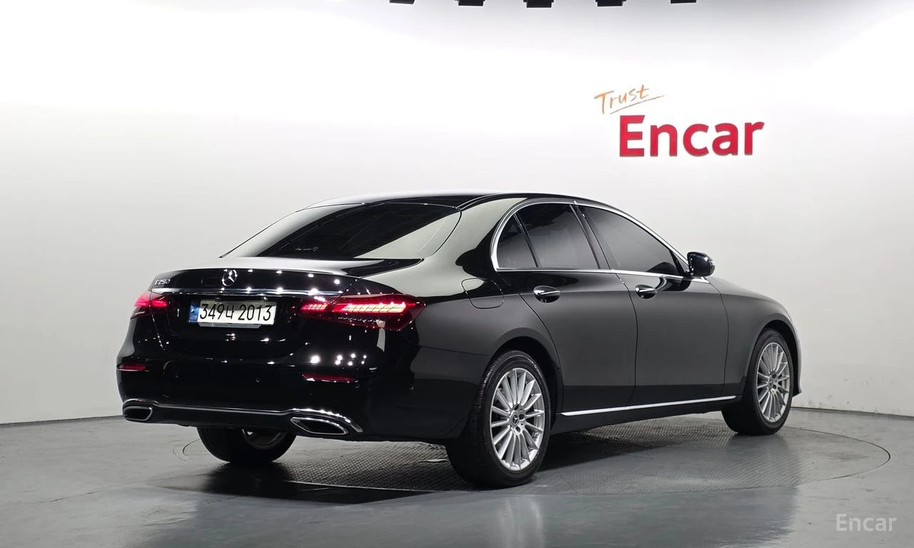 Mercedes-Benz E 250 EXCLUSIVE* ХЕДЪП* ДИСТРОНИК* ОБДУХВАНЕ* КРАЙНА ЦЕН, снимка 4 - Автомобили и джипове - 55987238