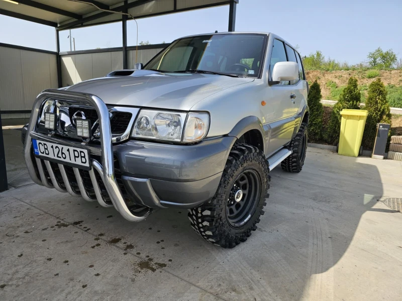 Nissan Terrano 3.0, снимка 4 - Автомобили и джипове - 49931296