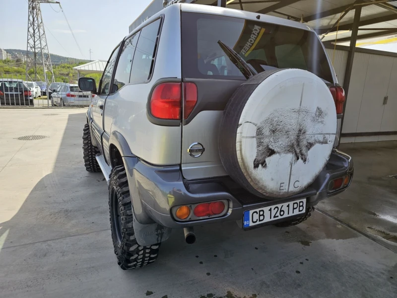 Nissan Terrano 3.0, снимка 5 - Автомобили и джипове - 49931296