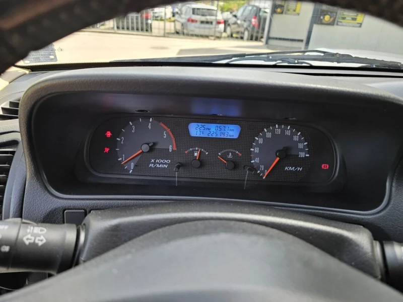 Nissan Terrano 3.0, снимка 10 - Автомобили и джипове - 49931296