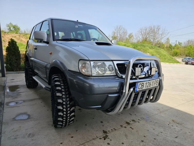 Nissan Terrano 3.0, снимка 2 - Автомобили и джипове - 49931296
