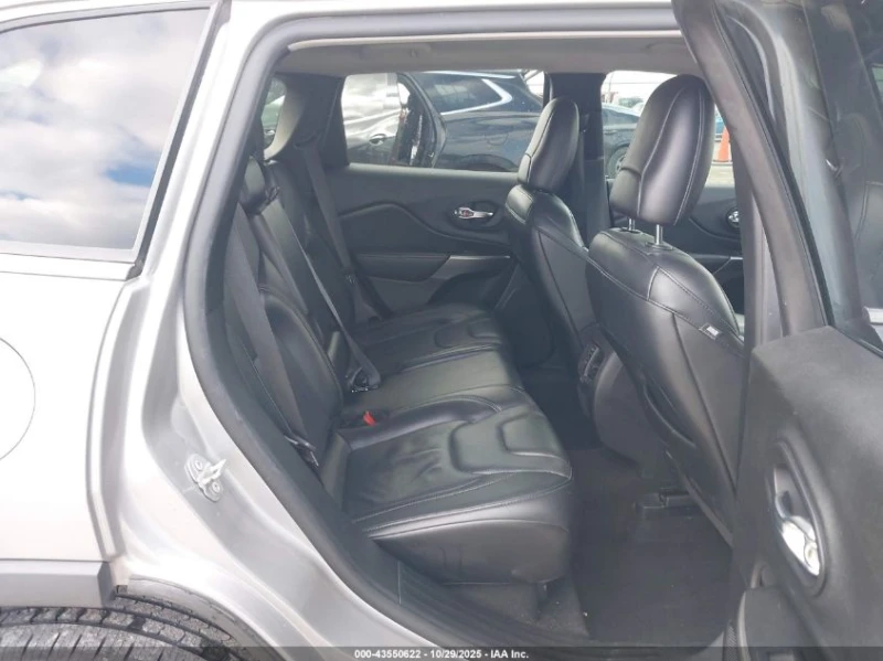 Jeep Cherokee 3.2l Limited 4X4, снимка 6 - Автомобили и джипове - 53536736