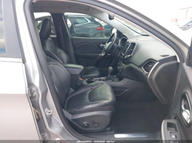 Jeep Cherokee 3.2l Limited 4X4, снимка 5 - Автомобили и джипове - 53536736