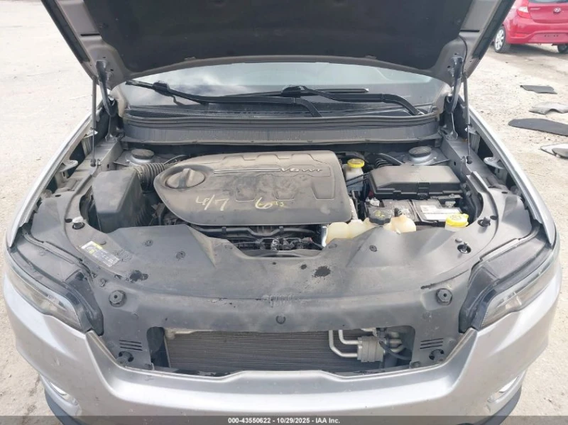 Jeep Cherokee 3.2l Limited 4X4, снимка 10 - Автомобили и джипове - 53536736