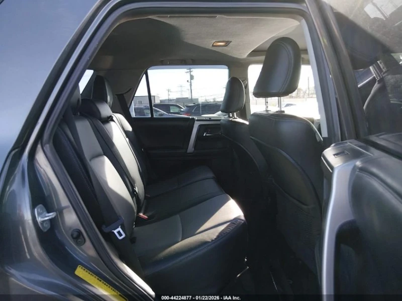 Toyota 4runner 4l Sr5 Premium, снимка 8 - Автомобили и джипове - 53600525