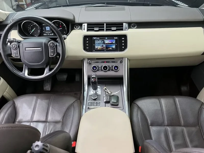 Land Rover Range Rover Sport 3.0, снимка 7 - Автомобили и джипове - 54500050