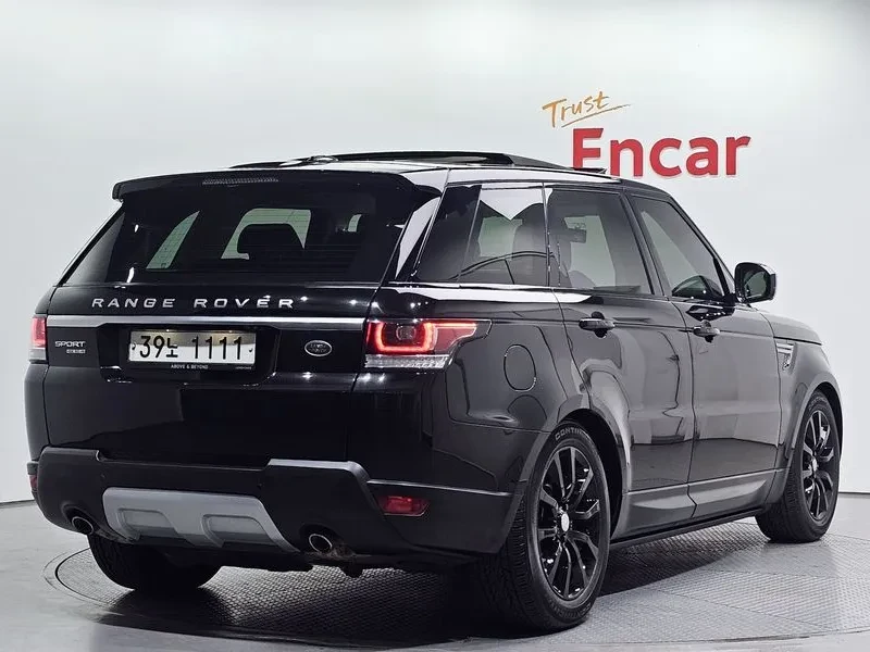 Land Rover Range Rover Sport 3.0, снимка 2 - Автомобили и джипове - 54500050