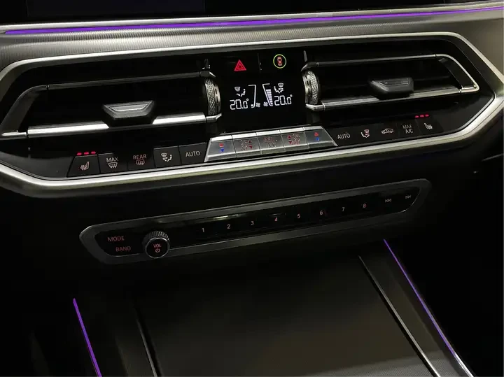 BMW X5 ПОДГРЕВ* 360КАМЕРА* LANE* ASSIST* КЕЙЛЕС* , снимка 11 - Автомобили и джипове - 54691139