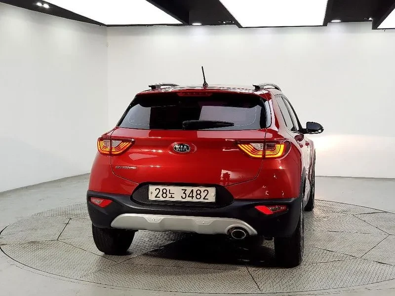 Kia Stonic  1.6 Trendy, снимка 3 - Автомобили и джипове - 55085543