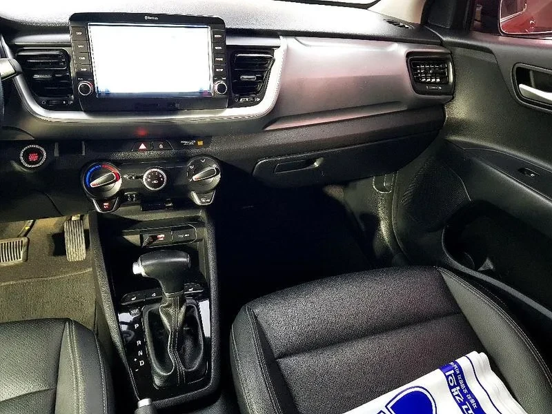 Kia Stonic  1.6 Trendy, снимка 10 - Автомобили и джипове - 55085543
