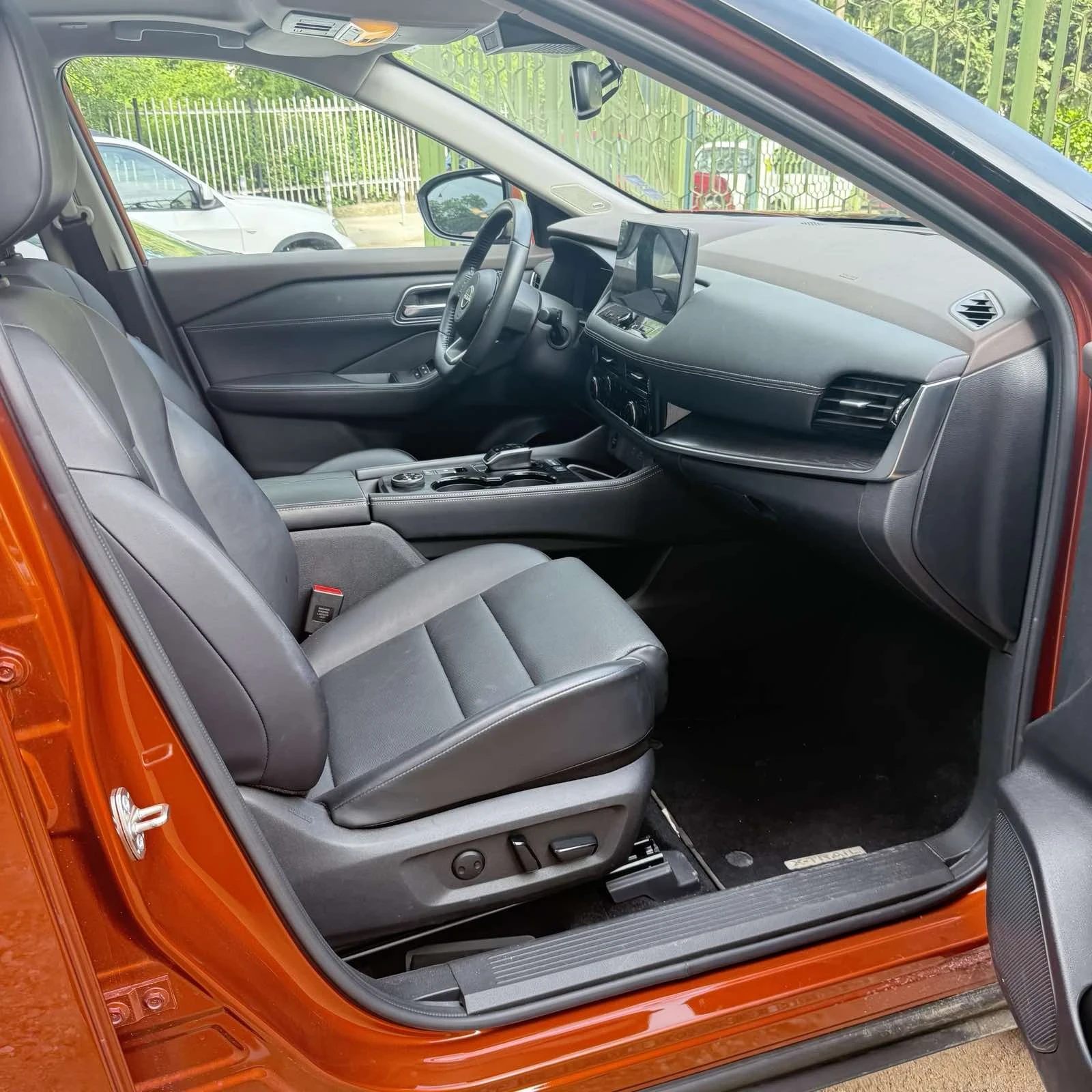 Nissan X-trail Tekna Plus 1.5 e-4orce 4x4 A/T - изображение 8